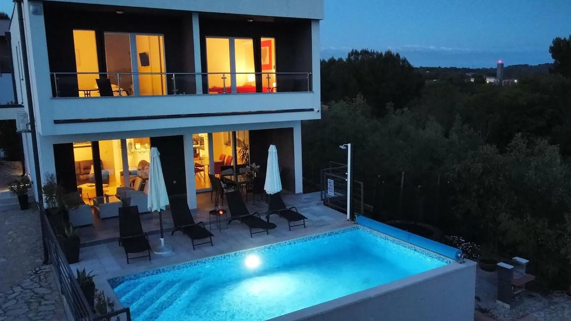 Villa Pura Vida With Sea View 普拉 克罗地亚